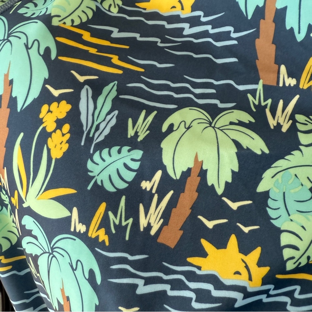 NWT H&M Tropical Print RashGuard - Picture 5 of 5